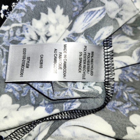 Fall Autumn white rose navy blue pattern stretchy tank top with frill on sleeves - Picture 2 of 5